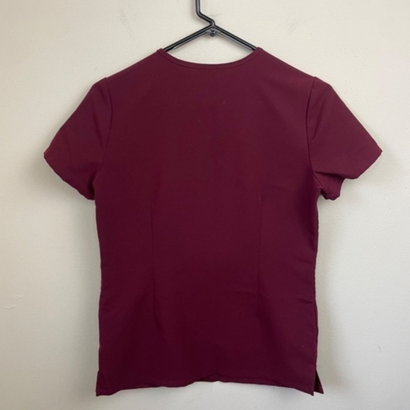 Figs Casma Three-Pocket Scrub‎ Top Burgundy - Picture 6 of 9